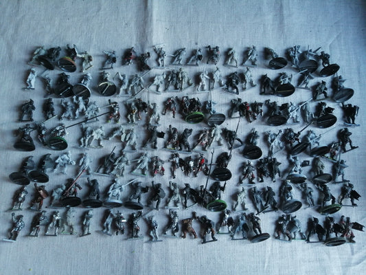 GW Herr der Ringe Tabletop - Uruk-Hai Krieger (beschädigt)